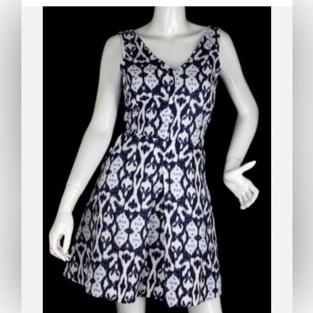Gap linen dress with pockets and full lining. Size 14.